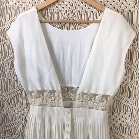 Kimchi Blue high low plunge back lace dress sz 4 - Picture 5 of 9